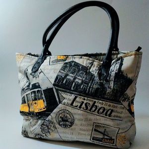 Feito & Mao Lisboa Puzzle D'Artes by Fernando Correia Shoulder‎ Bag